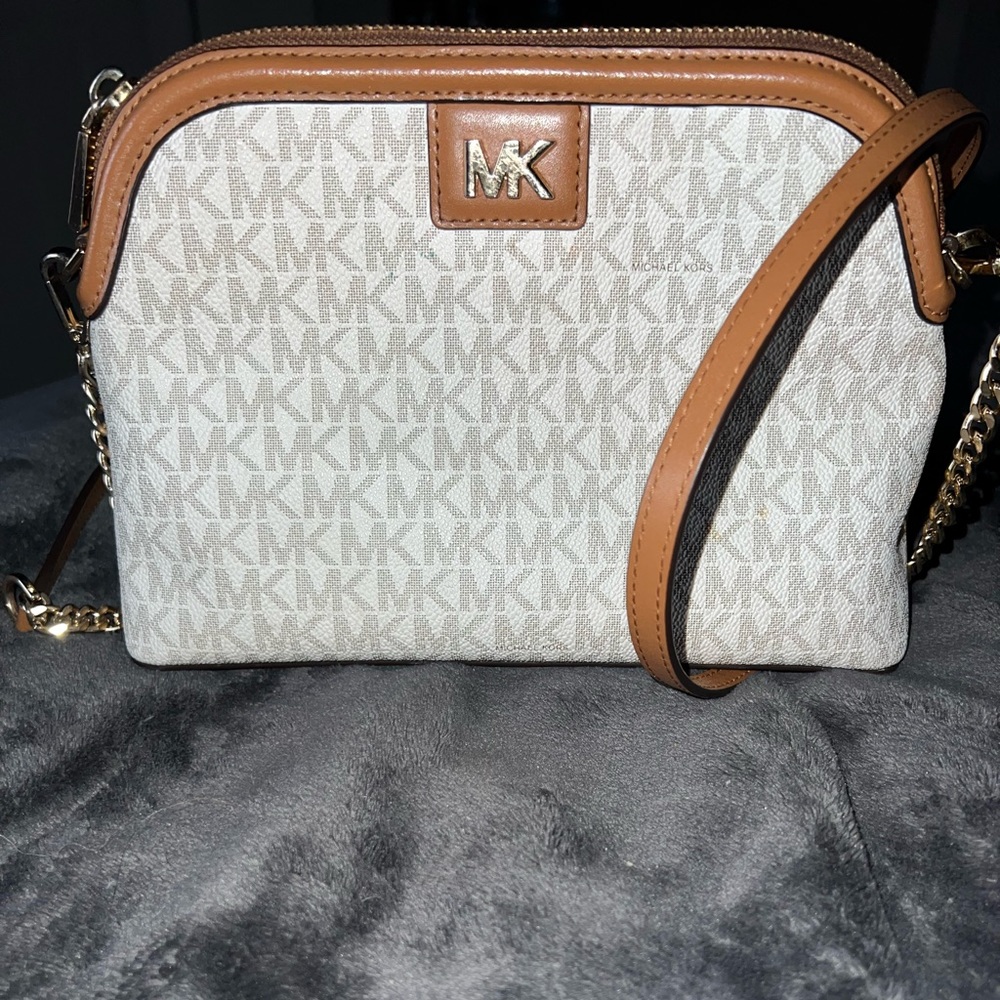 Micheal Kors Dome Purse in Vanilla and luggage.